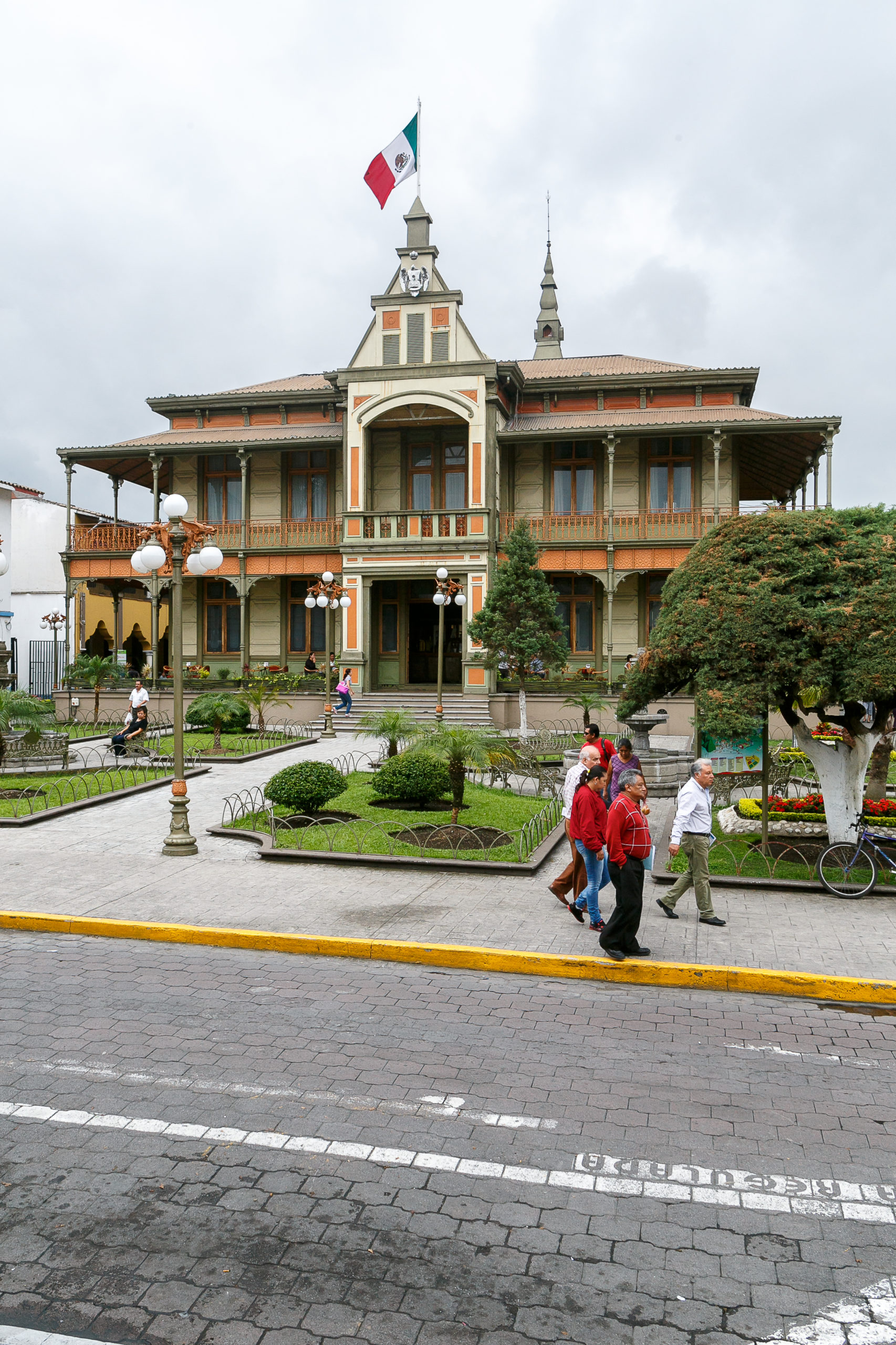 Palacio de Hierro (Iron Palace), art nouveau style, designed by Gustave  Eiffel, Plaza de Armas in Orizaba, Veracruz state, Mexico Stock Photo -  Alamy