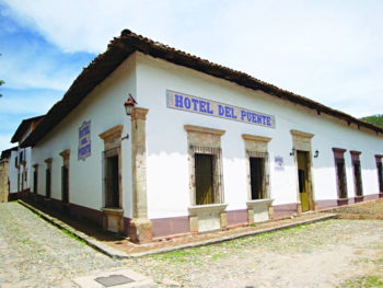 Hotel del Puente