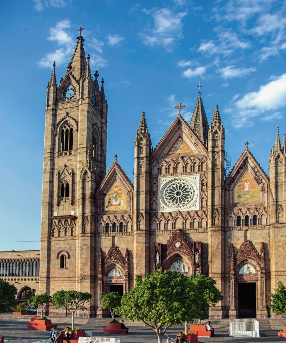 expiatory-temple-of-guadalajara-escapadas