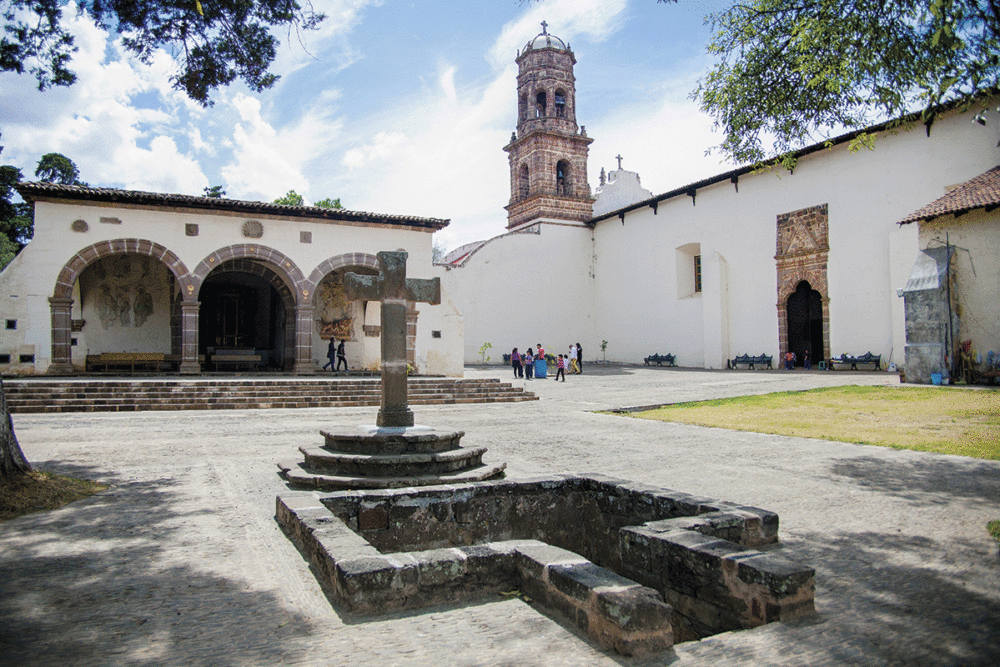 Franciscan Convent of Tzintzuntzan - Escapadas