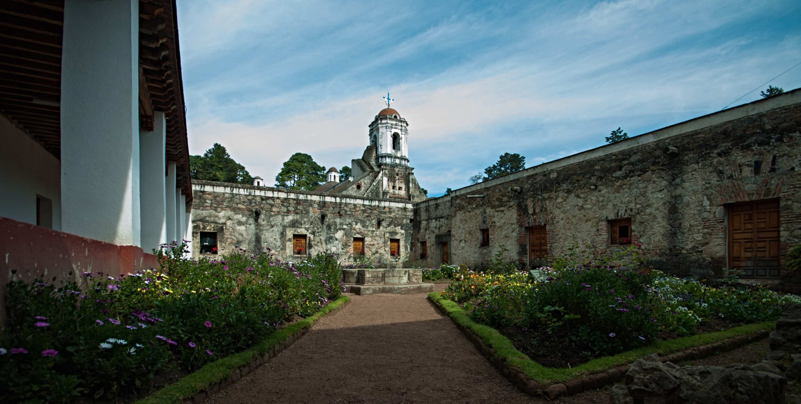 Former Carmelite Monastery - Escapadas
