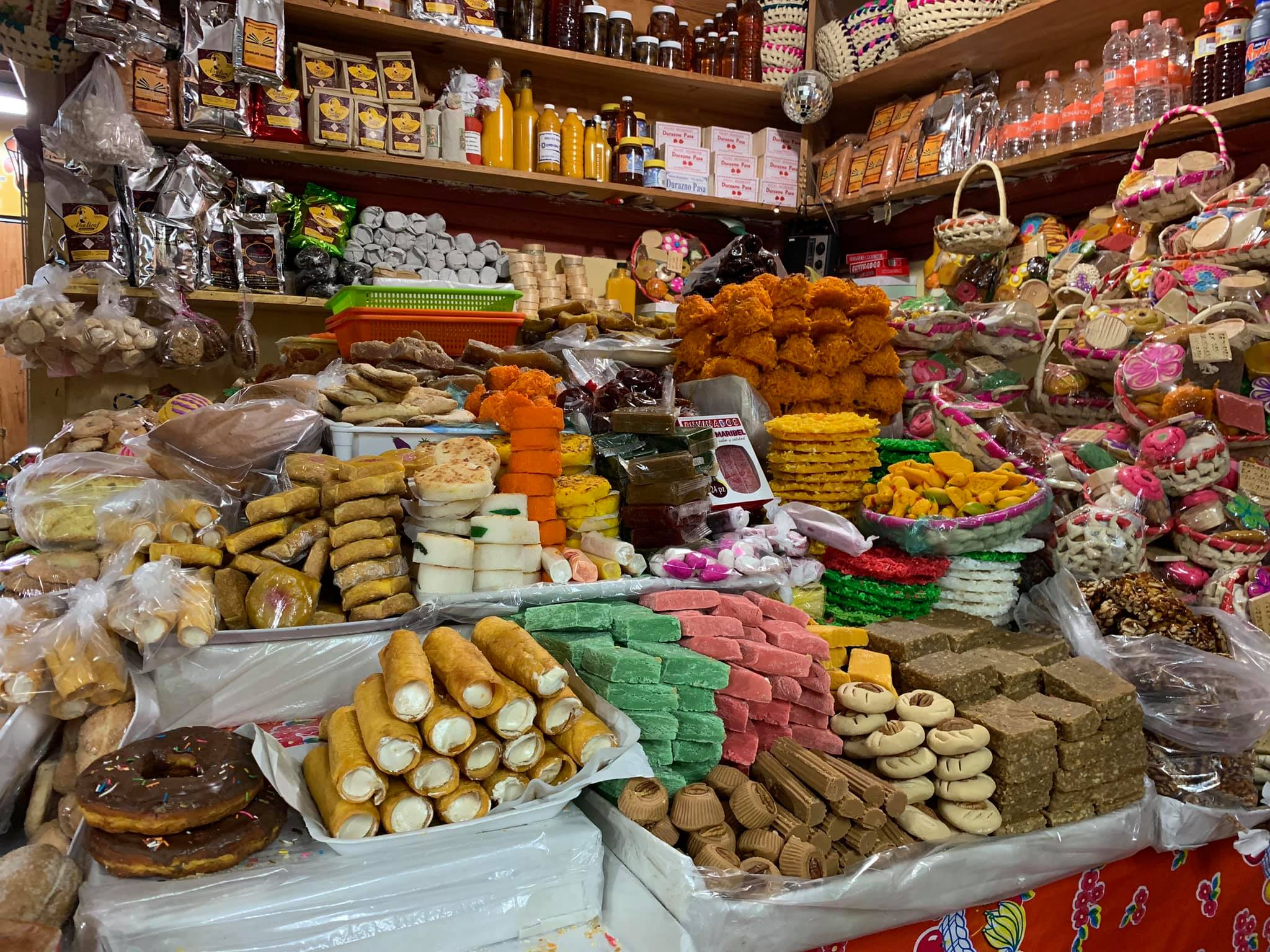 Mercado de Dulces y Artesanías