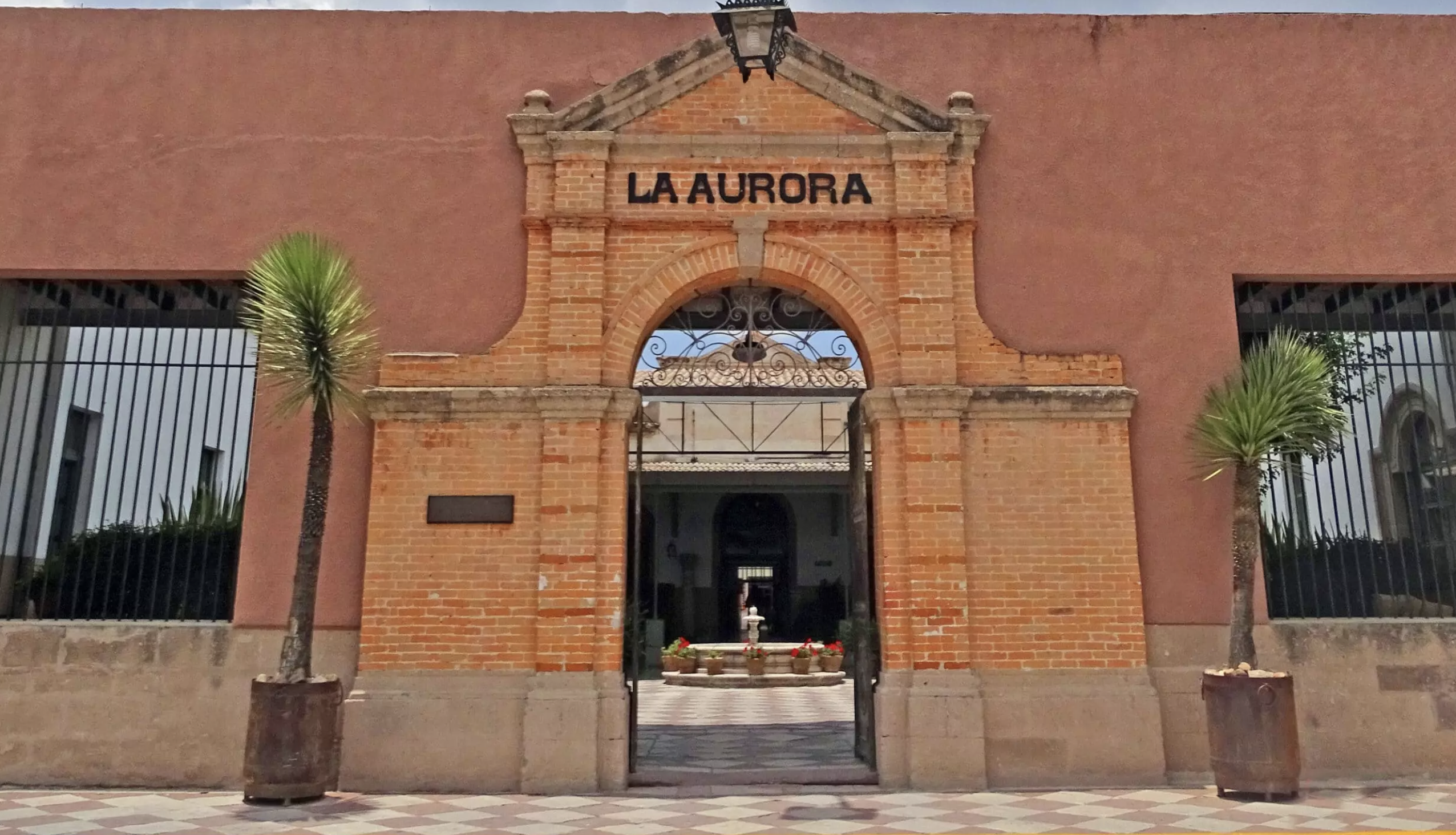 Fabrica La Aurora
