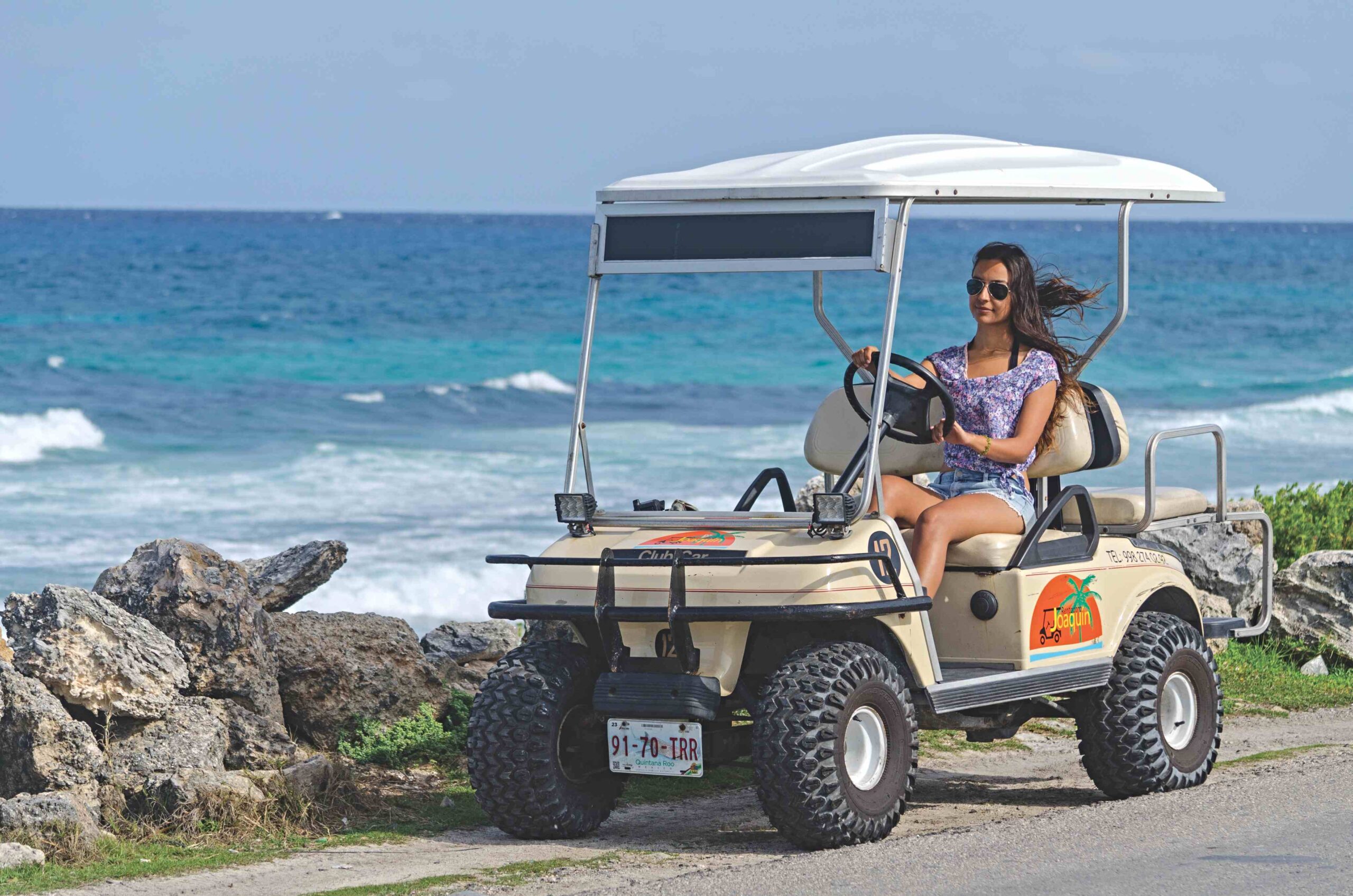 Conoce la Isla a bordo de un carro de golf